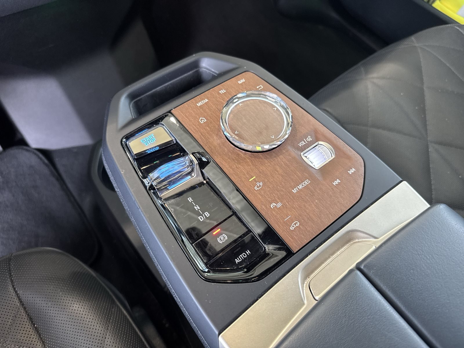 BMW iX 2023 — imagine 19