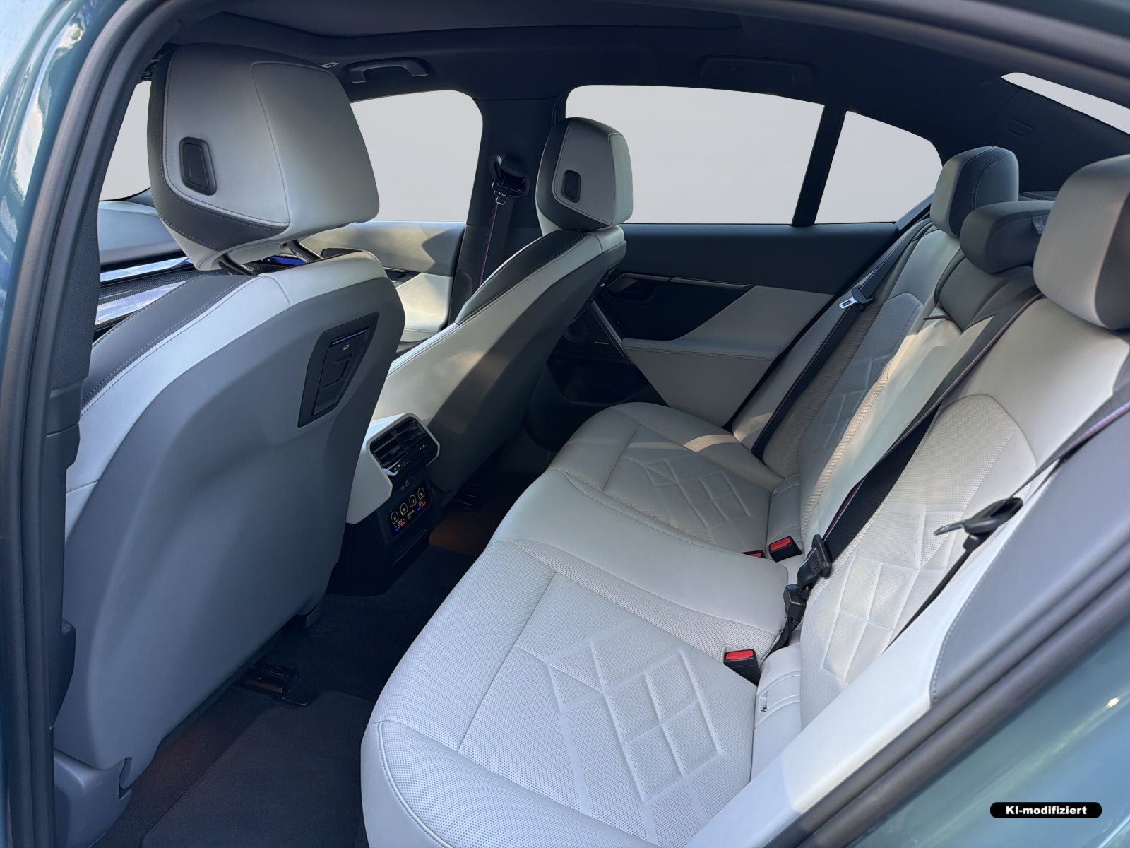 BMW i5 2023 — imagine 9