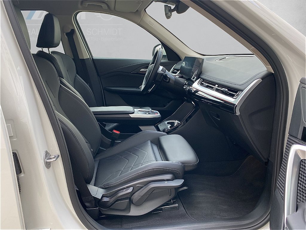 BMW iX1 2025 — imagine 11