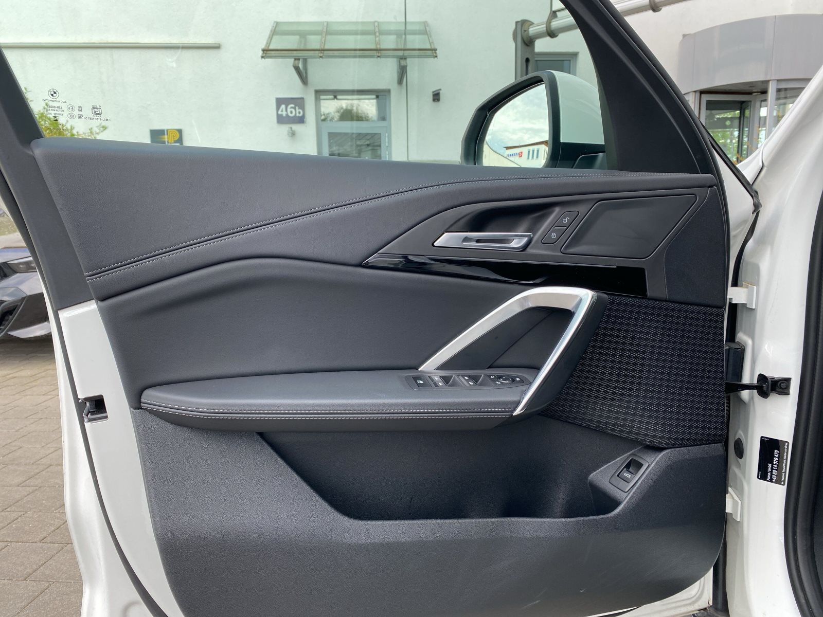 BMW iX1 2025 — imagine 18
