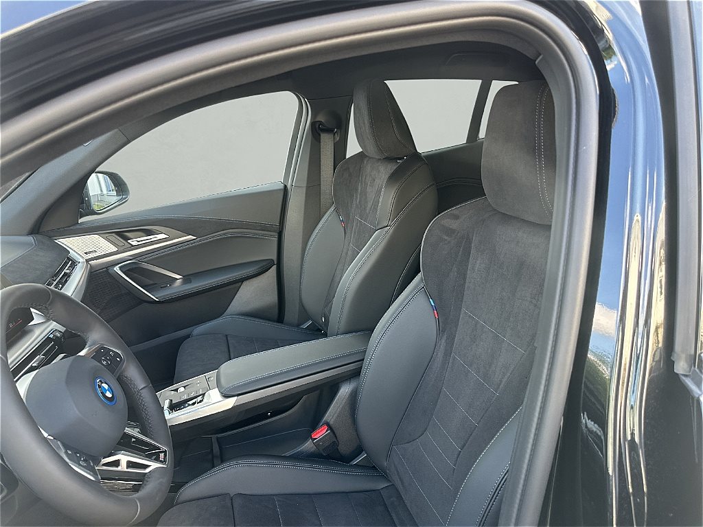 BMW iX2 2025 — imagine 11