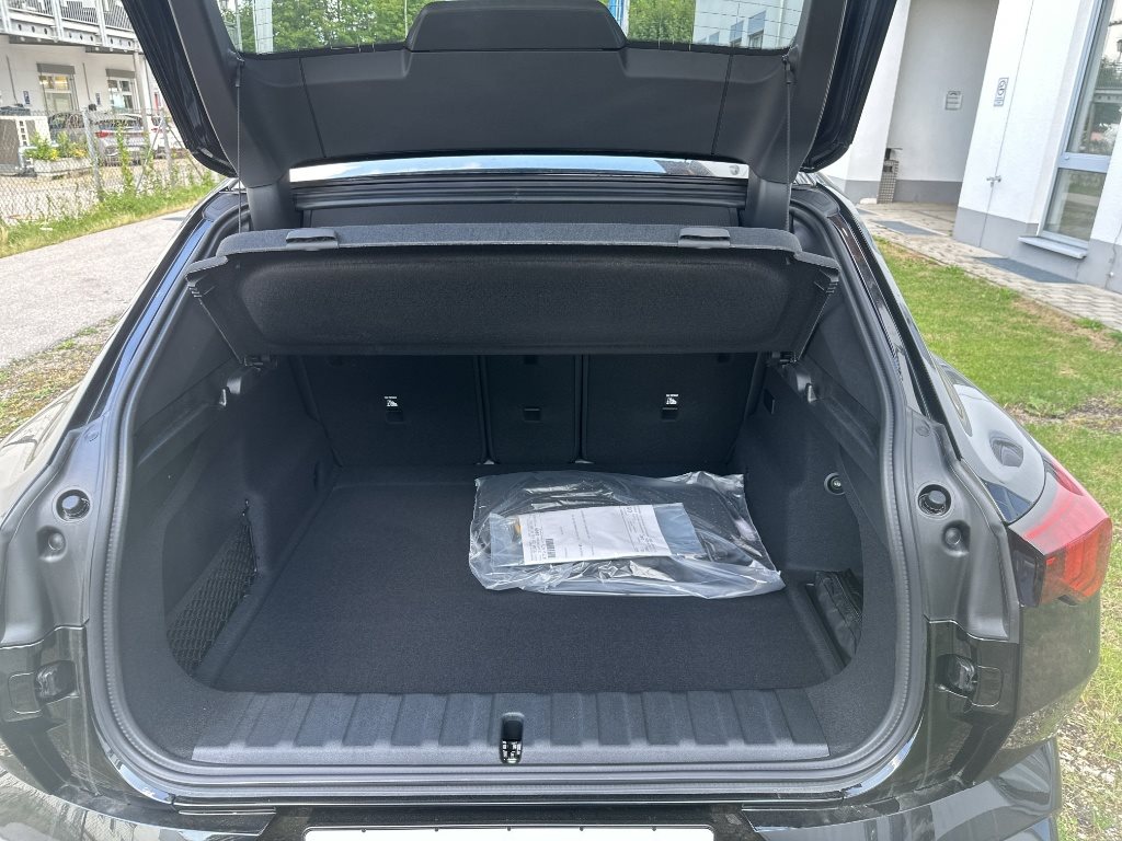 BMW iX2 2025 — imagine 13