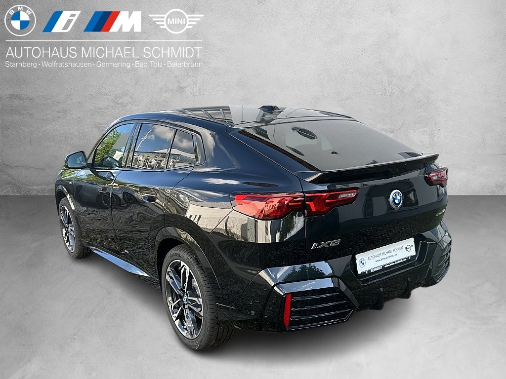 BMW iX2 2025 — imagine 3