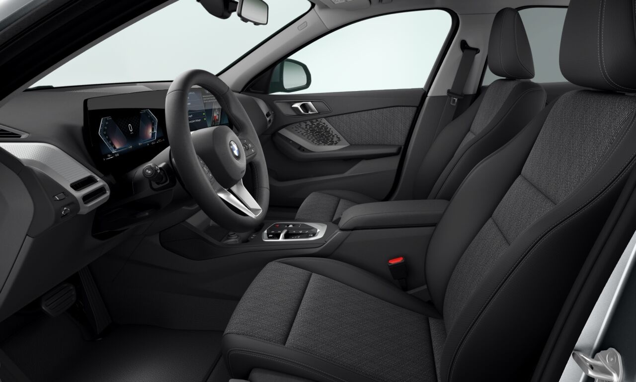 BMW 1 Series 2025 — imagine 4