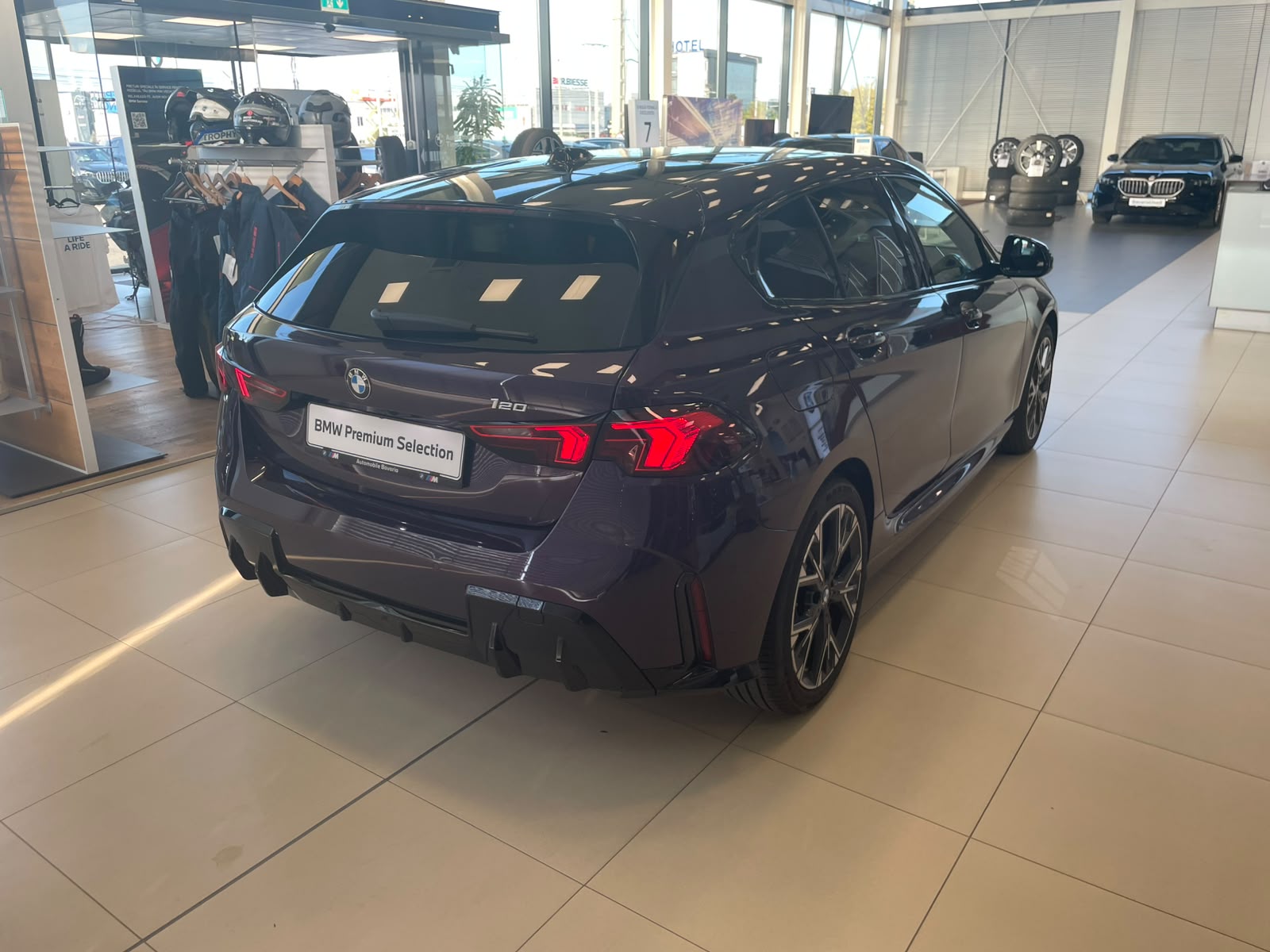BMW Seria 1, 120 HATCH 5 USI, 2025, 8906 km