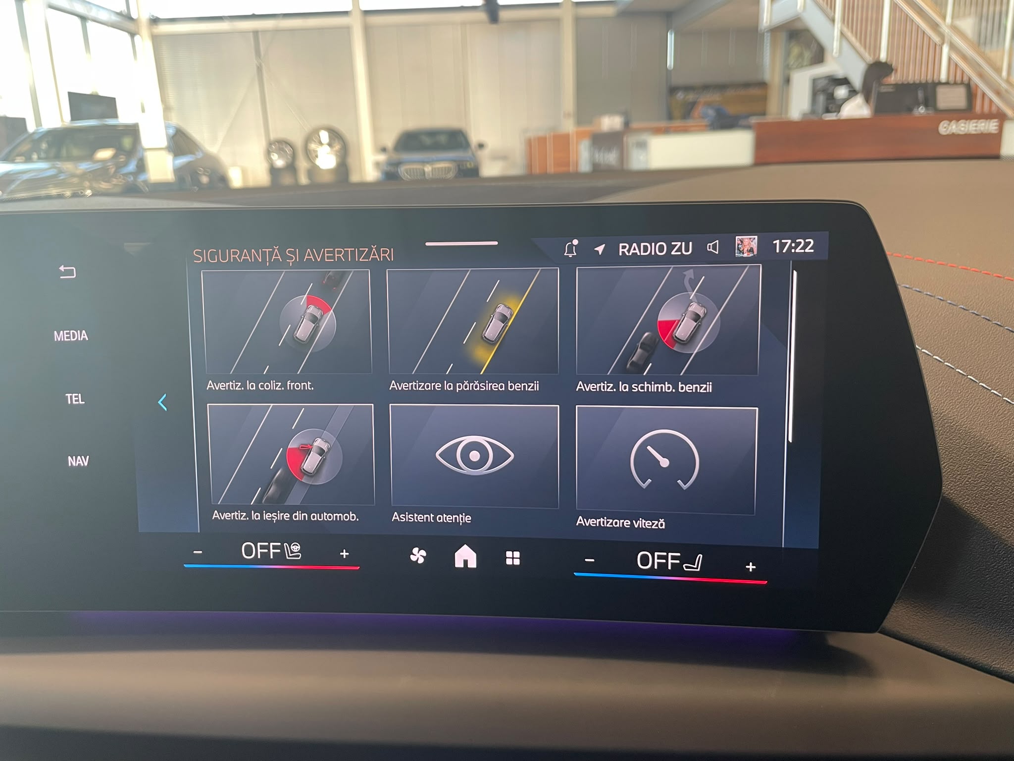 BMW Seria 1, 120 HATCH 5 USI, 2025, 8906 km