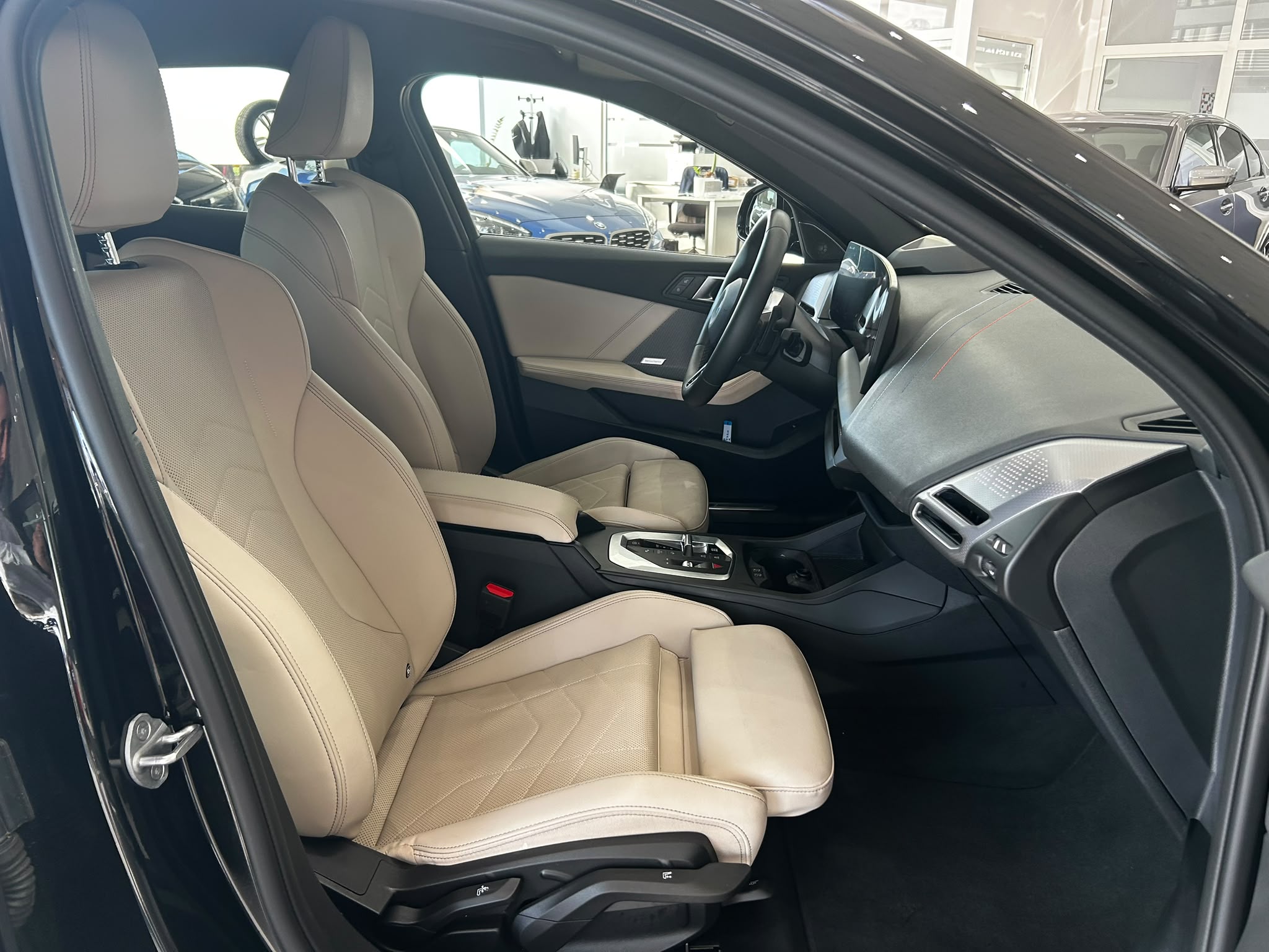BMW Seria 1, 120 HATCH 5 USI, 2026, 12195 km