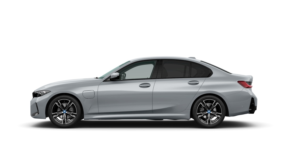 BMW Seria 3 2023 — imagine 3