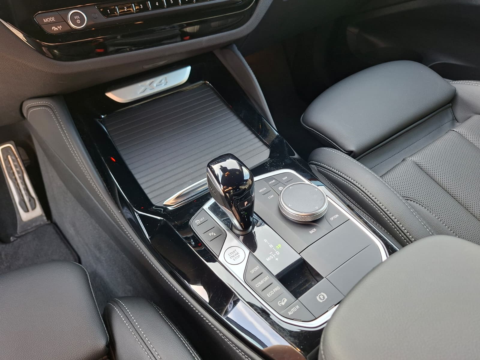 BMW X4, X4 XDRIVE20I, 2025, 22300 km